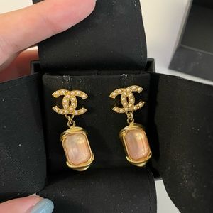 Chanel 22A Earrings Pearl CC